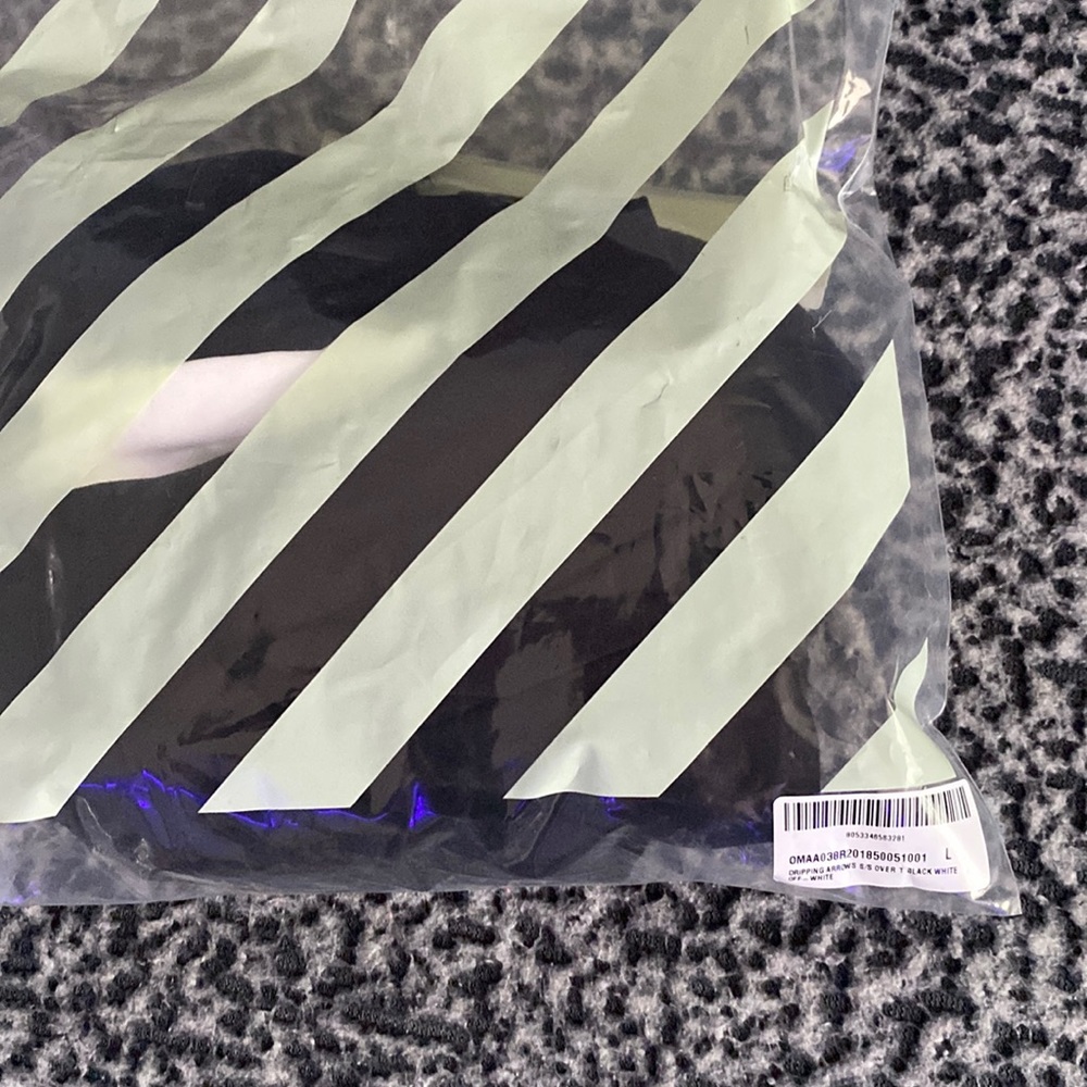 Off white tee
